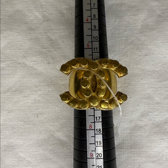 Chanel 02A Goldtone CC Logo Ring, Size 6.5 - Picture 6 of 6